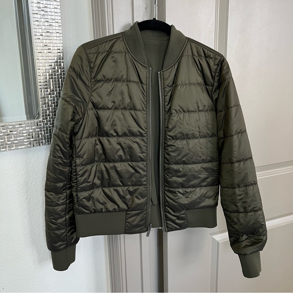 LULULEMON NON STOP BOMBER SIZE 6 DARK OLIVE REVERSIBLE JACKET